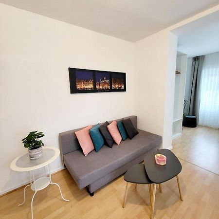 Studio Alicia, Idealement Situe Etterbeek Esterno foto